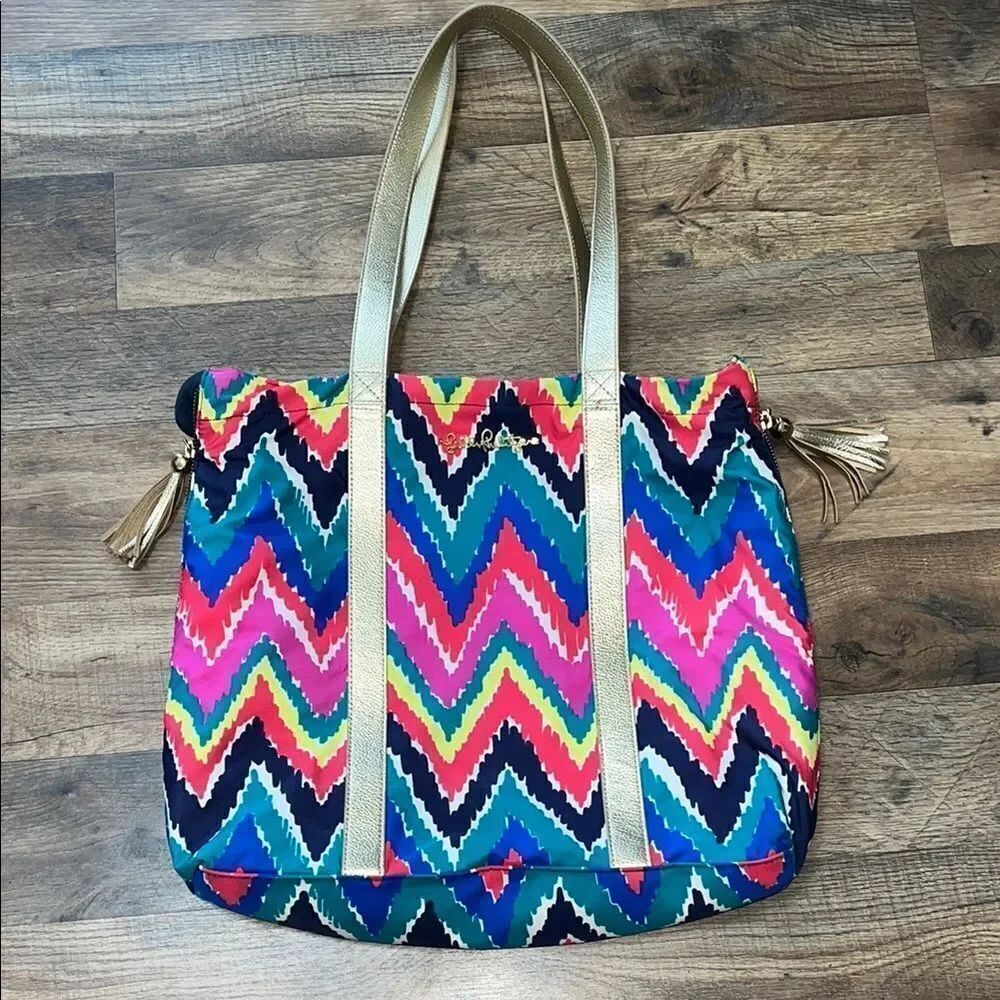 Lilly Pulitzer Hearts A Flutter Multi Chevron Shopper Tote Bag Expandable Tassel
